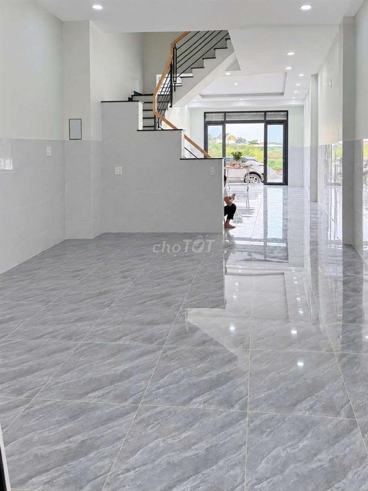Nhà cho thuê (nhà mới), mặt tiền kênh tham lương (đs1)