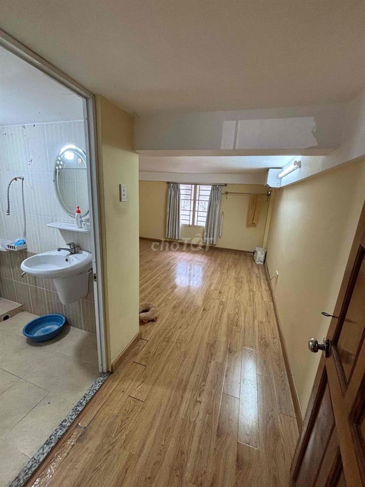 Căn hộ góc tầng trệt Lô B Chung cư, B0.1 hẻm số 09 Lý Văn Phức, phường