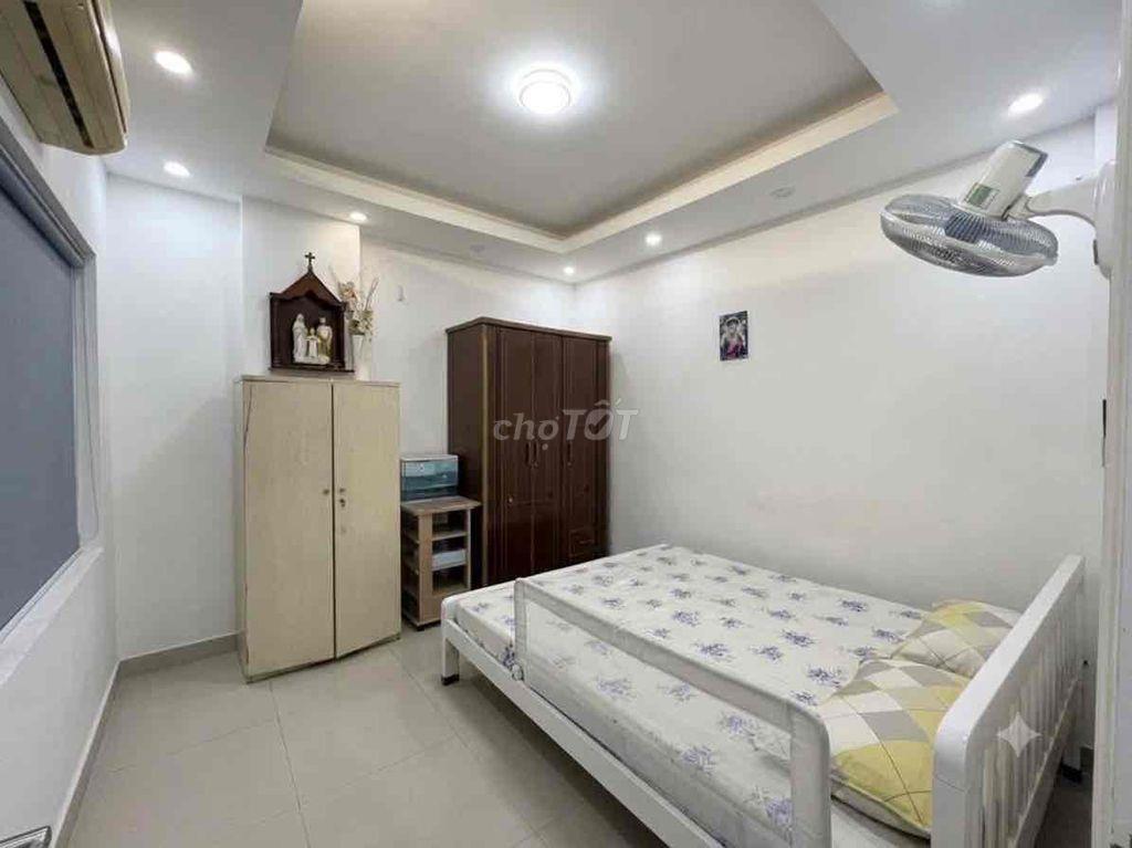 BÁN GẤP CĂN HỘ TRUNG TÂM QUẬN 4
