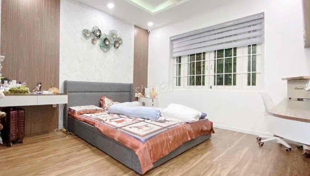 Bán nhà phố 102.5m2 - Kiều Đàm  Him Lam -  đẹp, ở ngay 4,5x23m tặng ..