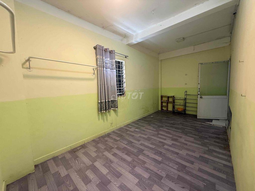cho thuê phòng trọ tại 714 Lạc long quân Mặt đường chính