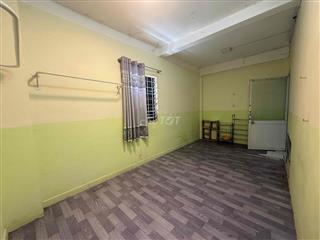 cho thuê phòng trọ tại 714 Lạc long quân Mặt đường chính