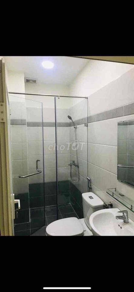 PHÒNG 20m2 CÓ MÁY LẠNH BAN CÔNG GẦN CHỢ PHẠM VĂN HAI