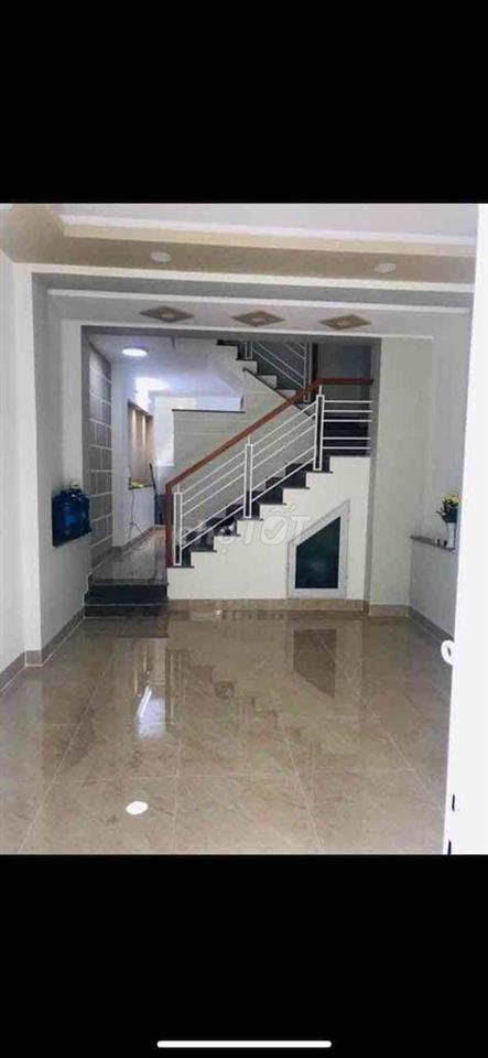 PHÒNG 20m2 CÓ MÁY LẠNH BAN CÔNG GẦN CHỢ PHẠM VĂN HAI