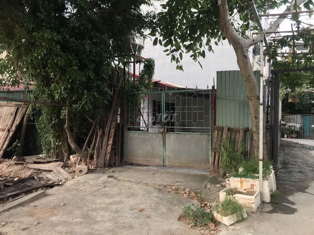 Cho thuê nhà ở 2 phòng, ô tô vào sân