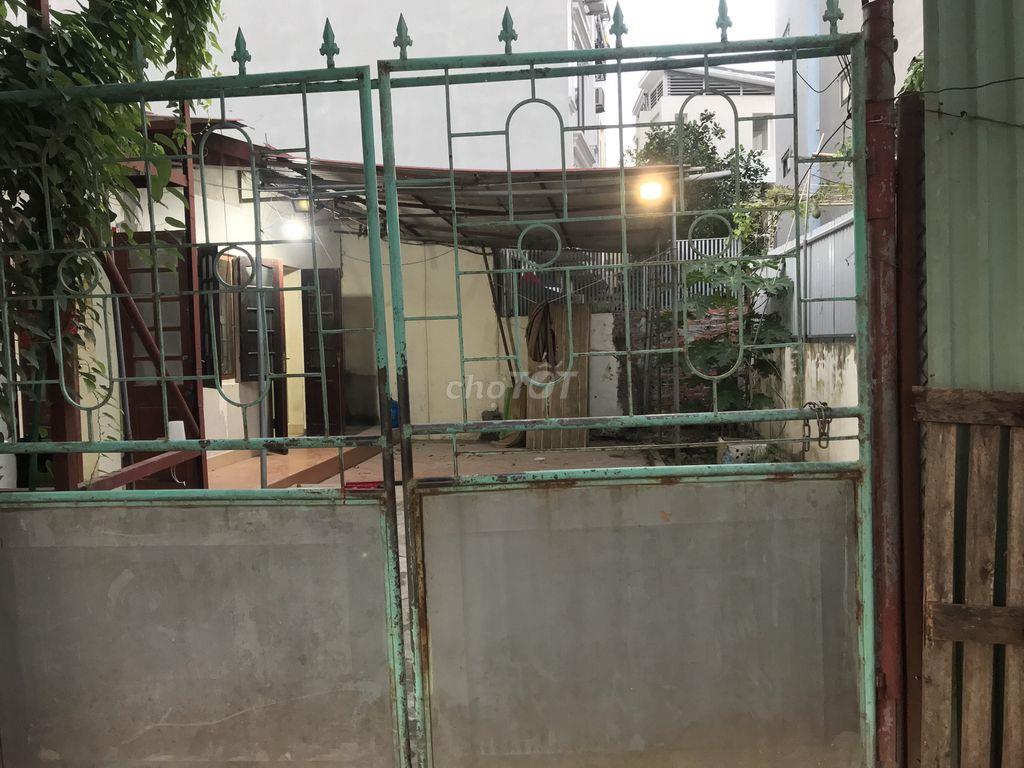 Cho thuê nhà ở 2 phòng, ô tô vào sân