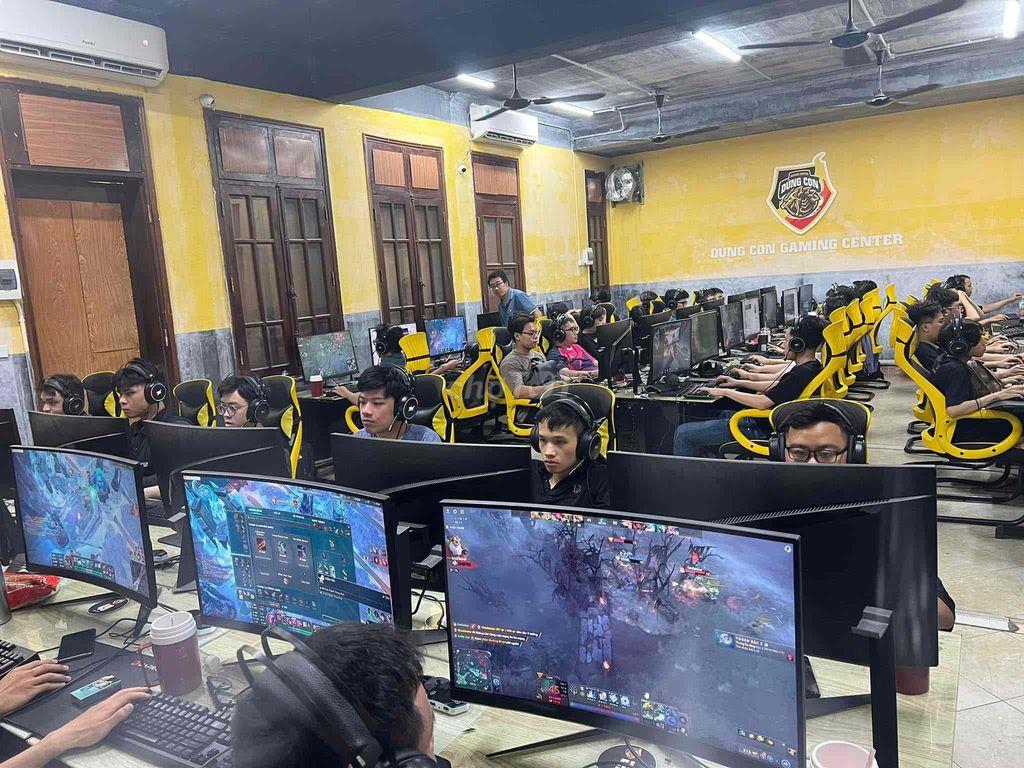 Sang nhượng quán net 100 máy cạnh DH Bách Khoa
