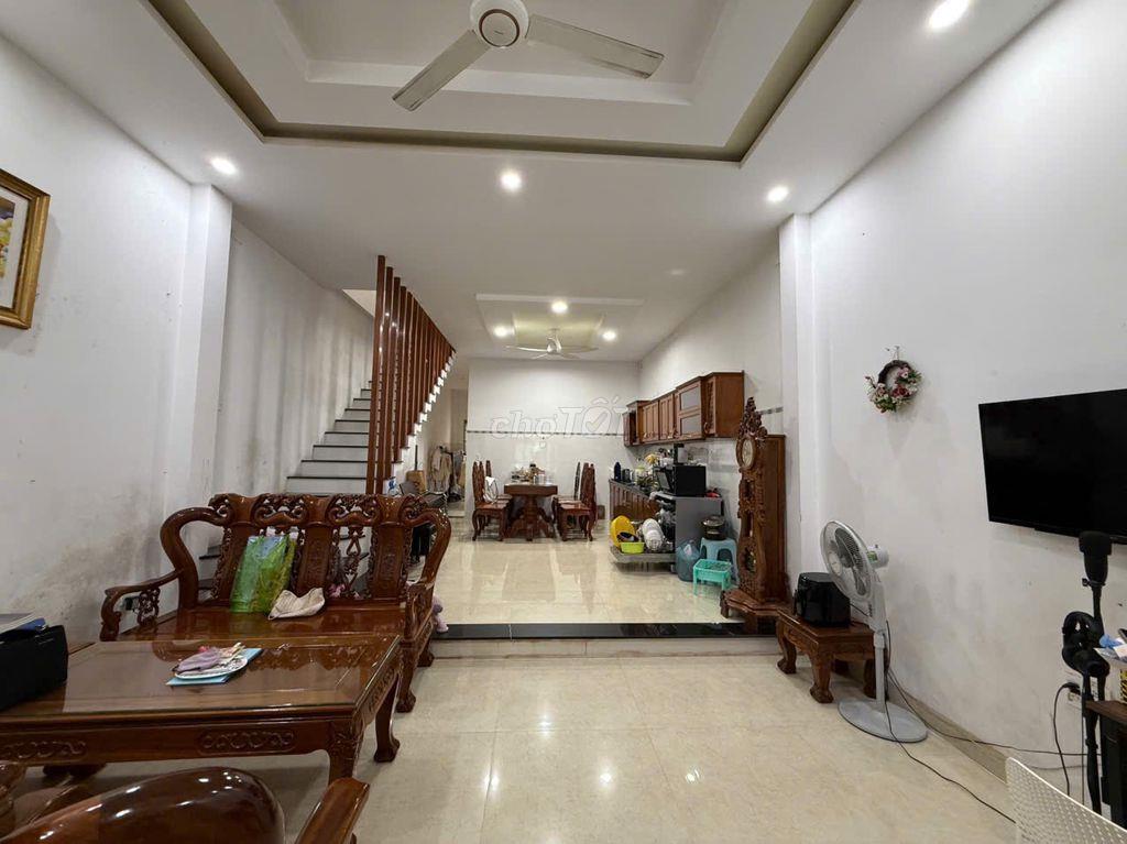 Cần bán nhà.