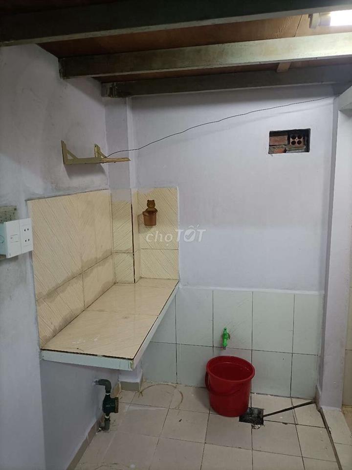 CHO THUÊ PHÒNG TRỌ CÓ SẴN MÁY LẠNH CHO KHÁCH XÀI