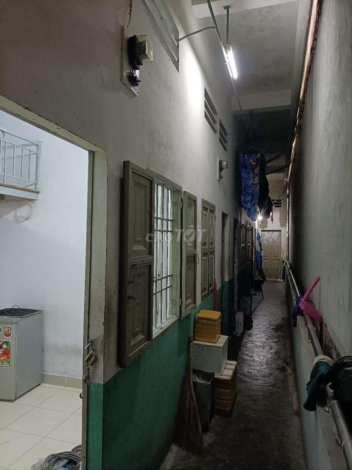 CHO THUÊ PHÒNG TRỌ CÓ SẴN MÁY LẠNH CHO KHÁCH XÀI