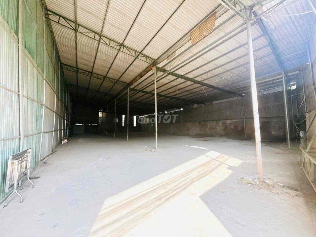 Cho thuê xưởng (800m2, điện 3Fa) MT đường 12m, KP3 Trảng Dài