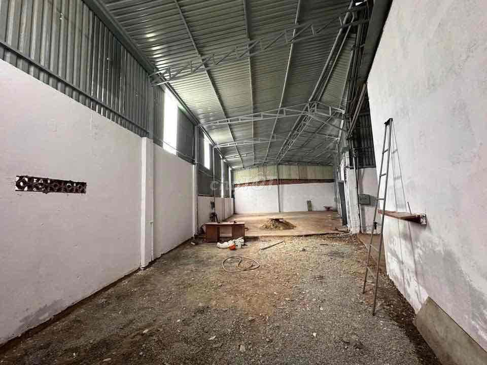 Cho thuê kho xưởng (360m2, điện 3Fa) gần CX 75, KP3 Trảng Dài
