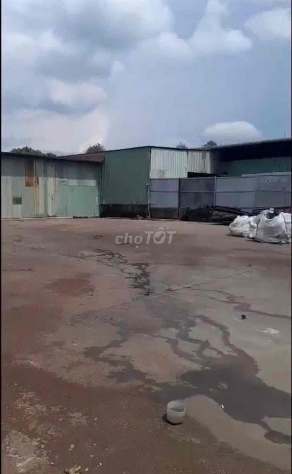 Cho thuê nhà xưởng + sân bãi (4.300m2, điện 3FA 560KVA)P.Phước Tân