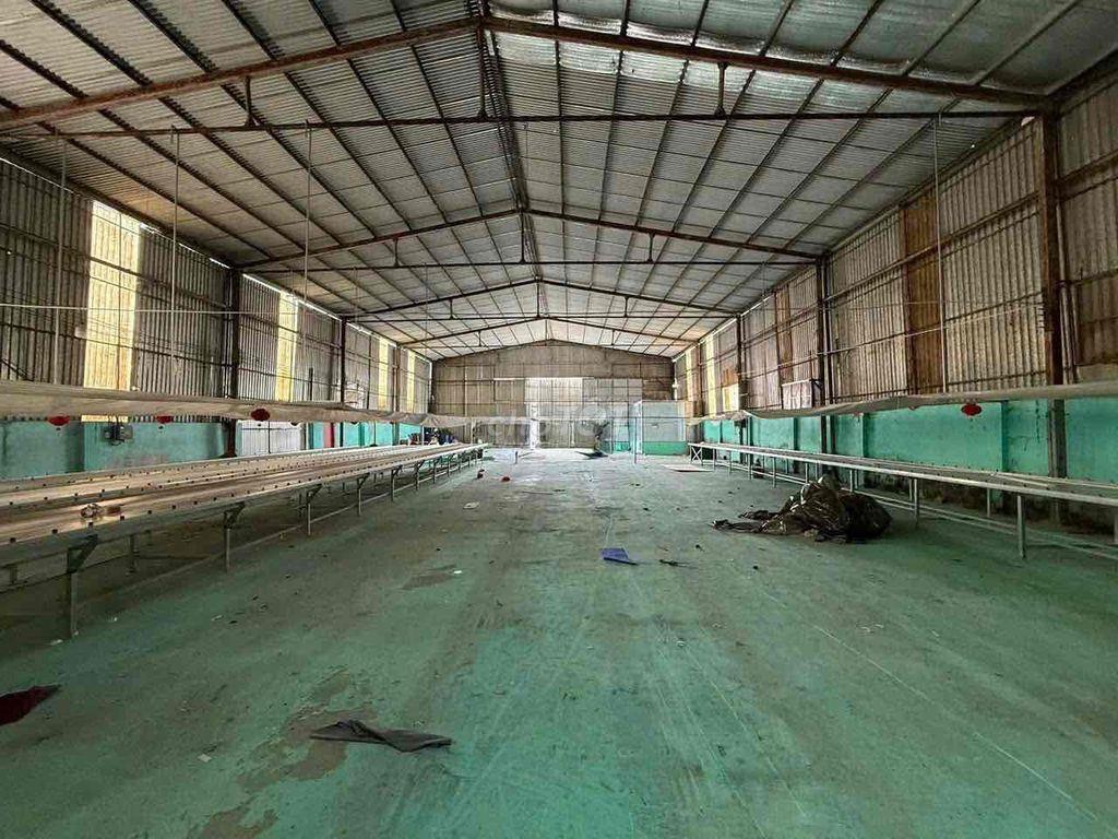 Cho thuê MBKD xưởng (DT 920m2, PCCC, điện 3Fa) (sầm uất) TRẢNG DÀI.
