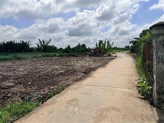 cách thị trấn 2,5km thổ cư giá chỉ 330tr