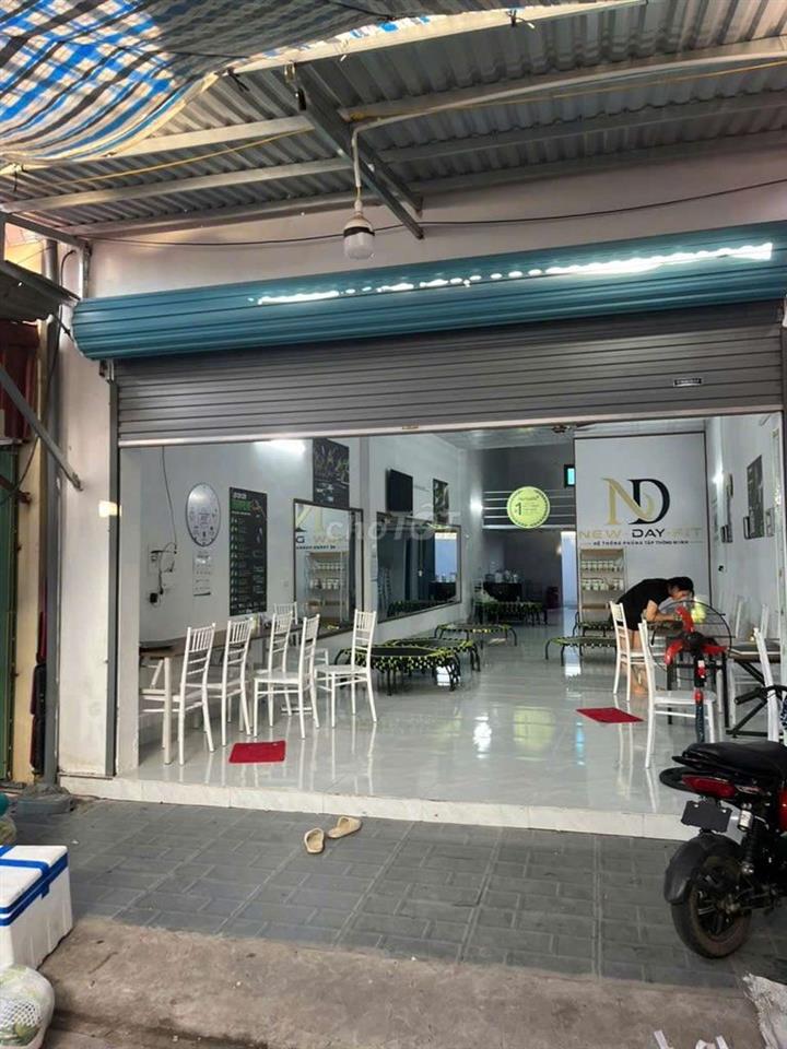 bán nhà giữa chợ vọc