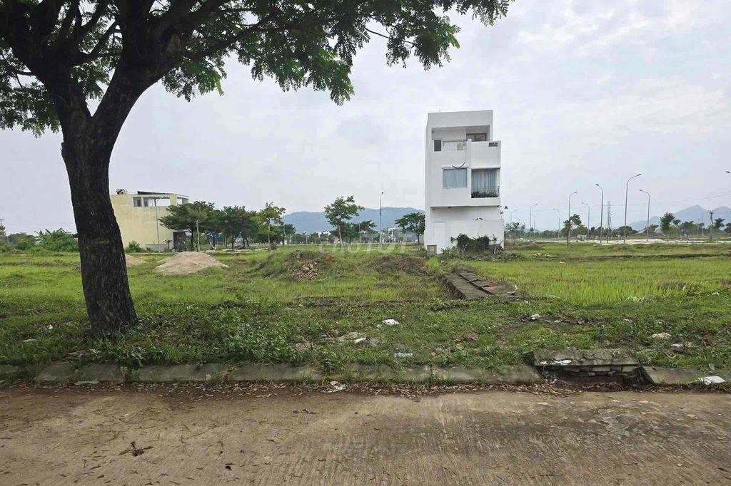 Đất đường 7m5 Golden Hill , kề góc thông thoáng , sổ hồng sẵn