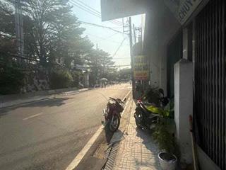 Bán nhà mặt tiền Hóc Môn