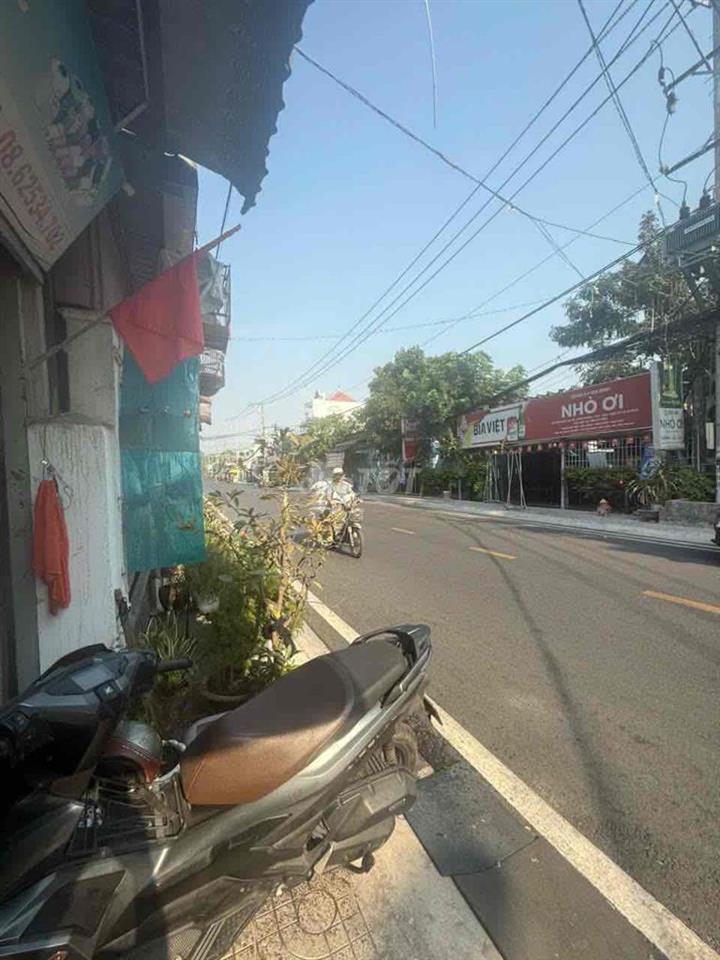 Bán nhà mặt tiền Hóc Môn