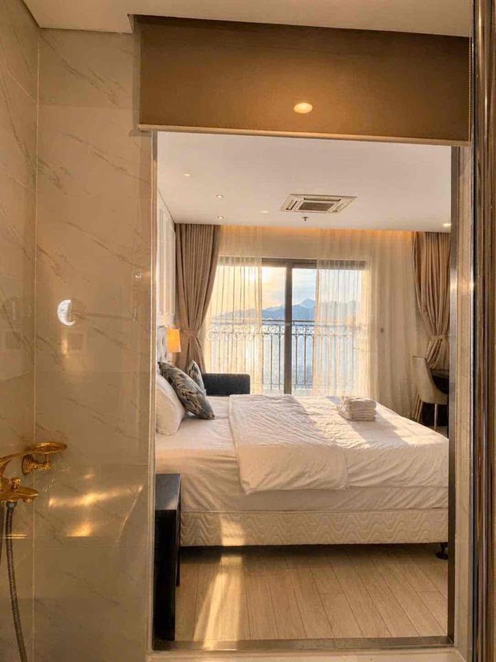 Căn Studio Khách sạn 5 sao, dòng tiền hàng tháng ổn định, chính chủ