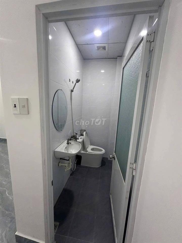 Nhà nguyên căn, Q. phú nhuận 109m2, đầy đủ nội thất 2PN Giá 13,5 tr/th