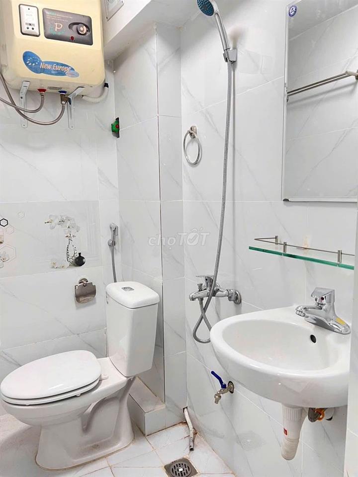Nhà nguyên căn Đ.Cô Giang, Phú Nhuận, 2PN, Full NT giá thuê 14 tr/th