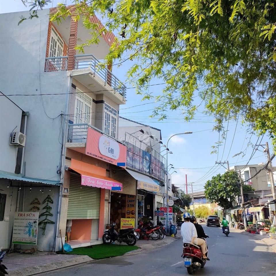 Cho thuê NC nhà MT đg 22, ngay trường CĐ Công Thương, xe tải vi vu