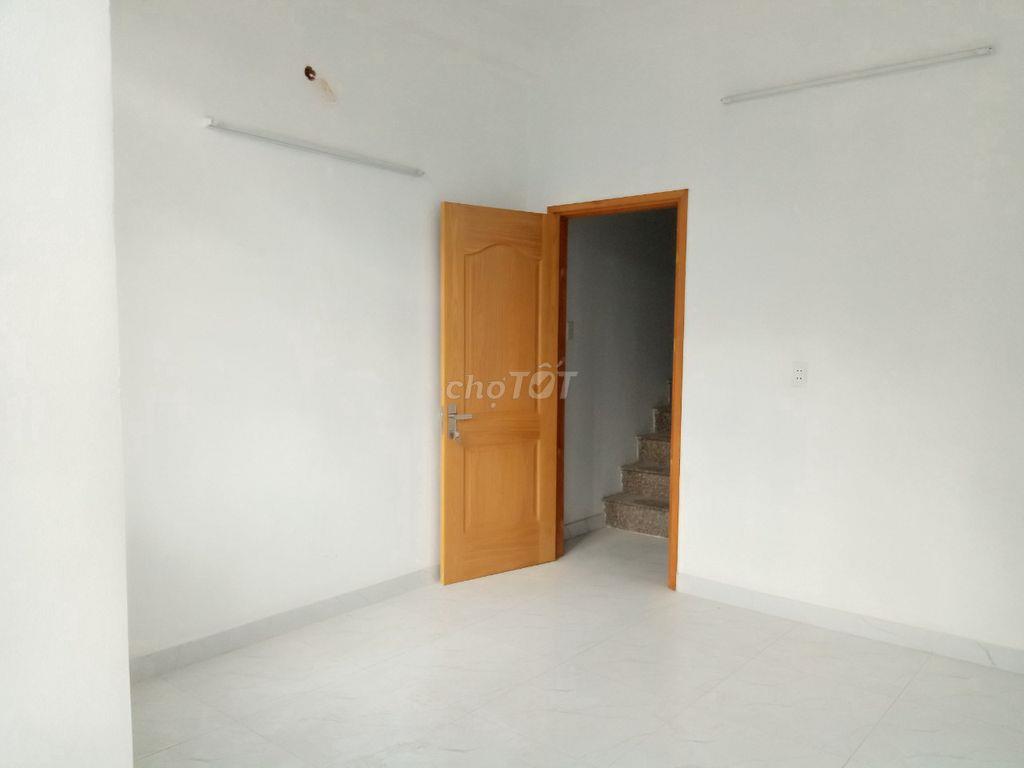 Cho thuê NC nhà MT đg 22, ngay trường CĐ Công Thương, xe tải vi vu