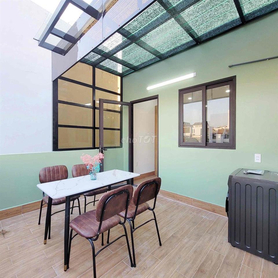 CĂN HỘ VIEW ĐẸP NGAY HỒ BÁ KIỆN QUẬN 10