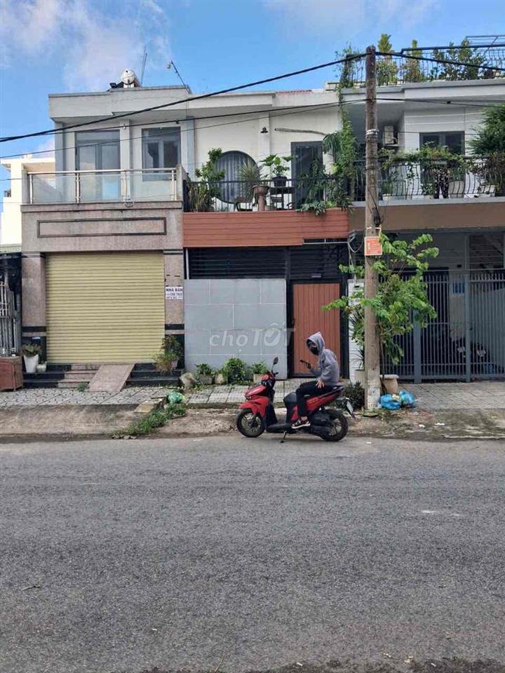 Nhà phố Khu đô thị hưng phú
