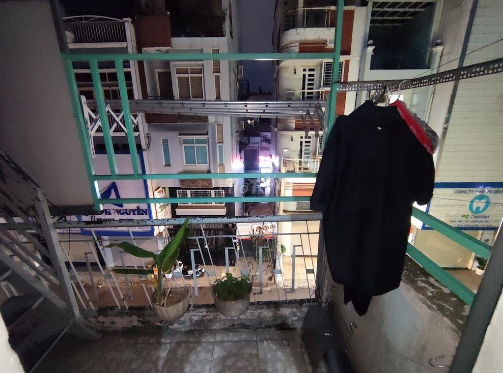 Cho thuê phòng có gác lửng, toilet riêng – 14 Trần Minh Quyền, Quận 10