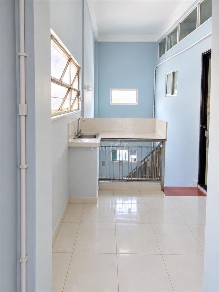 Cho thuê phòng có gác lửng, toilet riêng – 14 Trần Minh Quyền, Quận 10