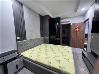 Căn hộ cao cấp 2p ngủ có ban công -Central Plaza giá 16tr/tháng.