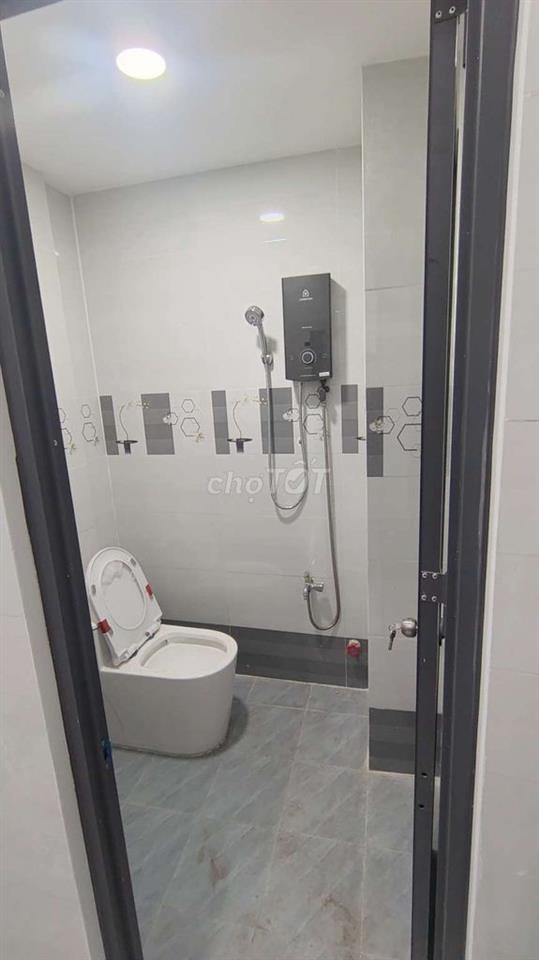 nhà cho thuê đường xóm chiếu Q.4