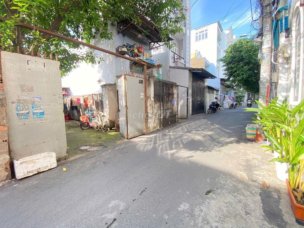 Bán đất tặng nhà cấp 4 hẻm ô tô 4x25m gần Phan Huy Ích, Gò Vấp
