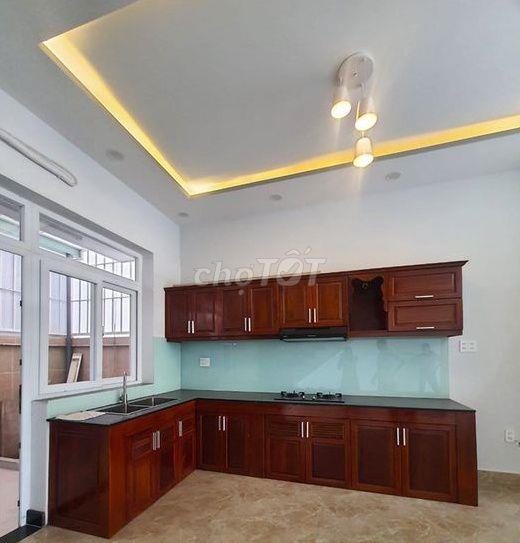 Nhà riêng cho gia đình thuê 2PN 2VS 1PK 1PB 1 sân phơi, khu để xe máy
