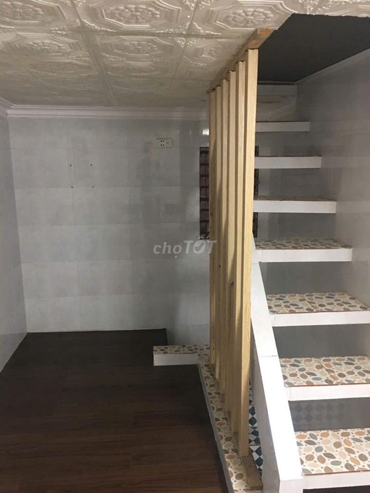 Cho thuê nhà nguyên căn 45m2 trong ngõ Hoàng An, đường Lê Duẩn