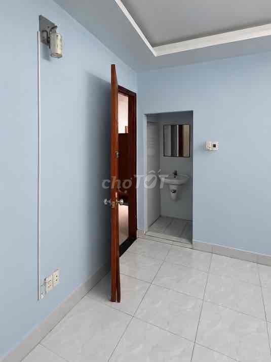 CHO THUÊ PHÒNG CÓ CỬA SỔ BAN CÔNG THOÁNG MÁT - GIỜ GIẤC TỰ DO - CHỈ 2T