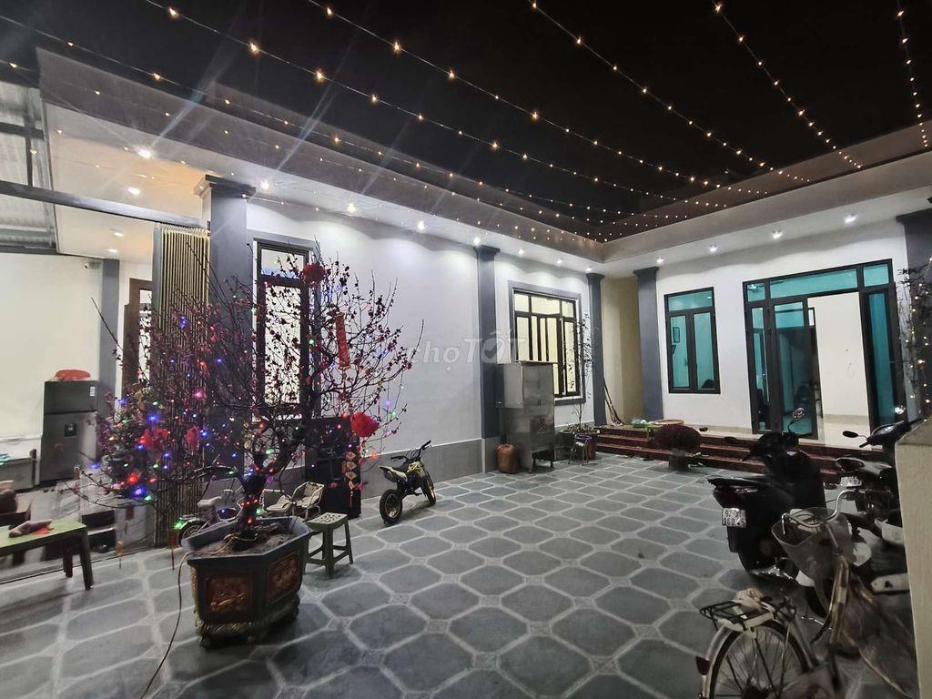 nhà mặt tiền. chính chủ