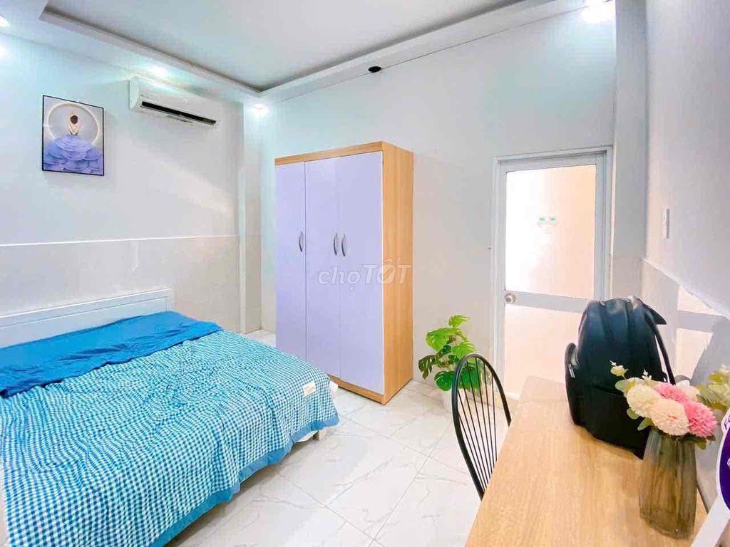 CHO THUÊ PHÒNG BAN CÔNG FULL NT GẦN SÂN BAY TSN