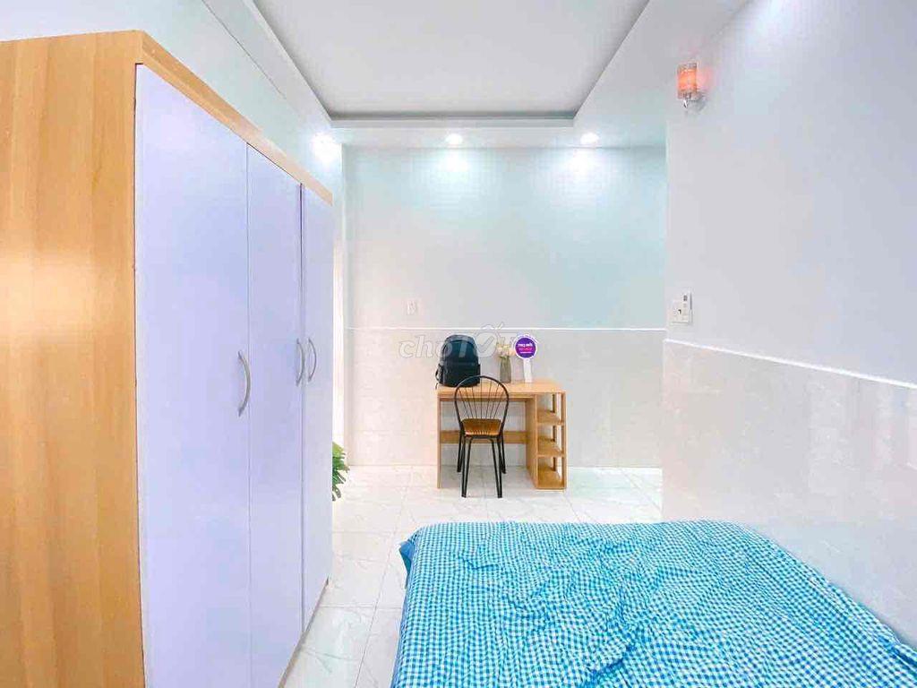 CHO THUÊ PHÒNG BAN CÔNG FULL NT GẦN SÂN BAY TSN