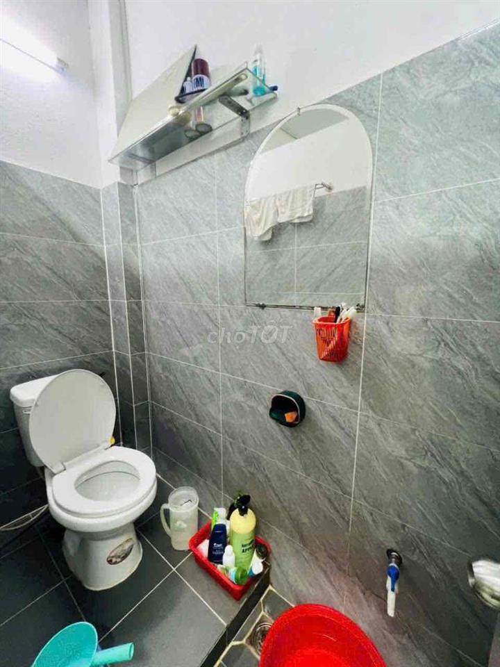 cần bán nhà mặt tiền đường, kinh doanh bán hàng tốt có khách sẵn
