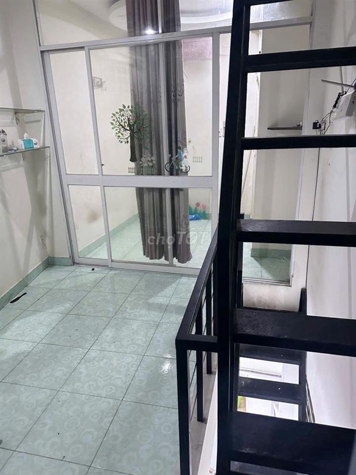 Cho thuê nhà 2PN + 3tollet + sân phơi [Quận 3] ✅