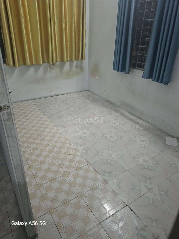 CHO THUÊ PHÒNG TRỌ CÁCH TRẠM XE BUS 250M GỒM XE ***