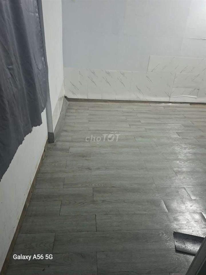 CHO THUÊ PHÒNG TRỌ CÁCH TRẠM XE BUS 250M GỒM XE ***