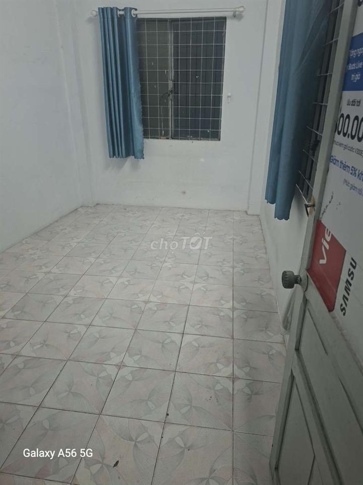 CHO THUÊ PHÒNG TRỌ CÁCH TRẠM XE BUS 250M GỒM XE ***
