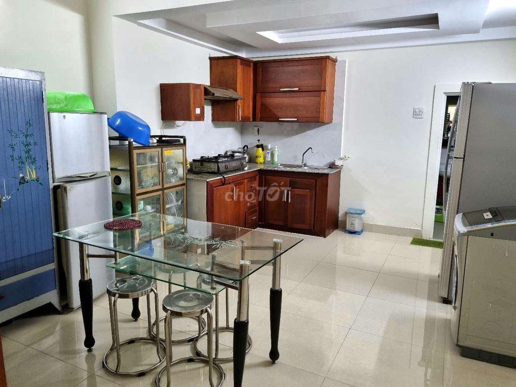 Nhà mặt tiền Trần Quốc Toản, 101m², 3PN, sân thượng thoáng
