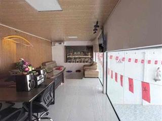 Cho thuê mặt bằng TDT 200m2 có gách lửng