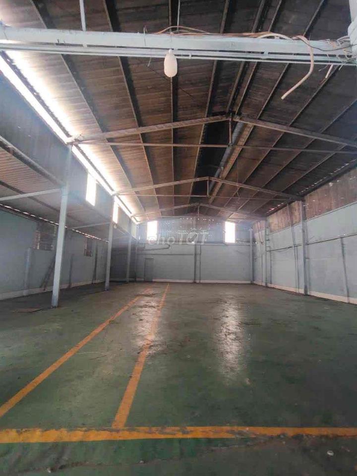 Cho Thuê Kho Xuân Thới Thượng 450m2 Trần cao Trống suốt, Nền epoxy