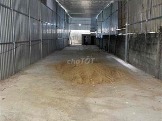 Cho thuê kho TDT. 220m2—Trần cao trống suốt Thông thoáng
